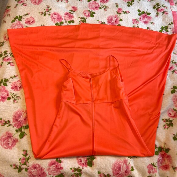 1970s Red polyester prom dress and cover up matching set - Made in Canada by Mis - Picture 16 of 16